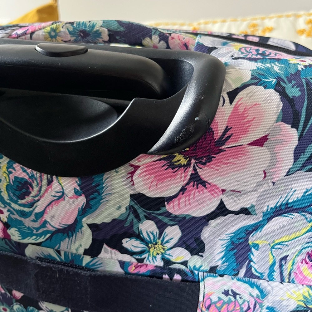 Vera Bradley Rolling Work Bag
Garden Grove Design - Picture 15 of 16
